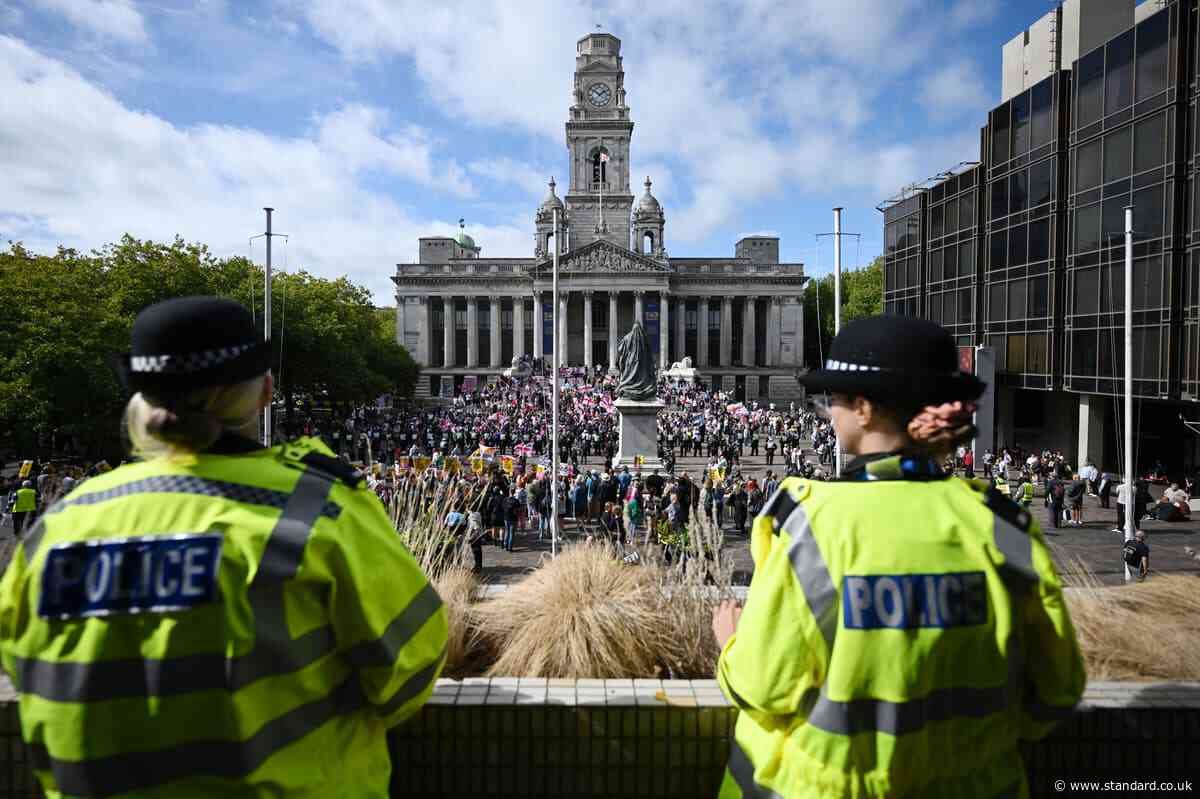 Anti-migrant protesters and counter demonstrators hold rival demos in Portsmouth