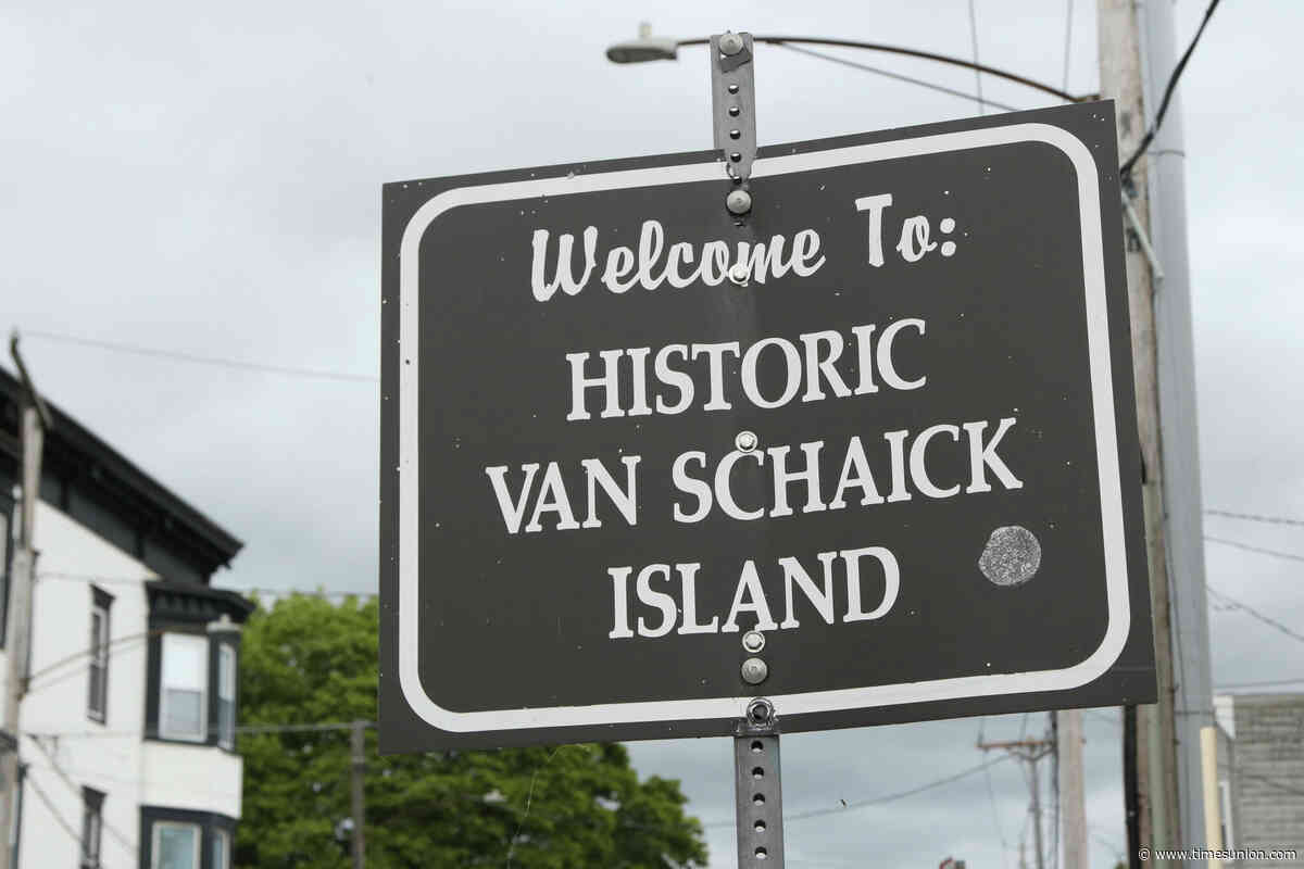 Cat dies in fire on Van Schaick Island in Cohoes