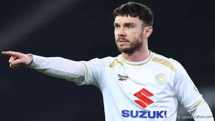 Wigan sign ex-Republic of Ireland striker Hogan