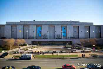 Trump wants Smithsonian to build George Washington statue, exhibit