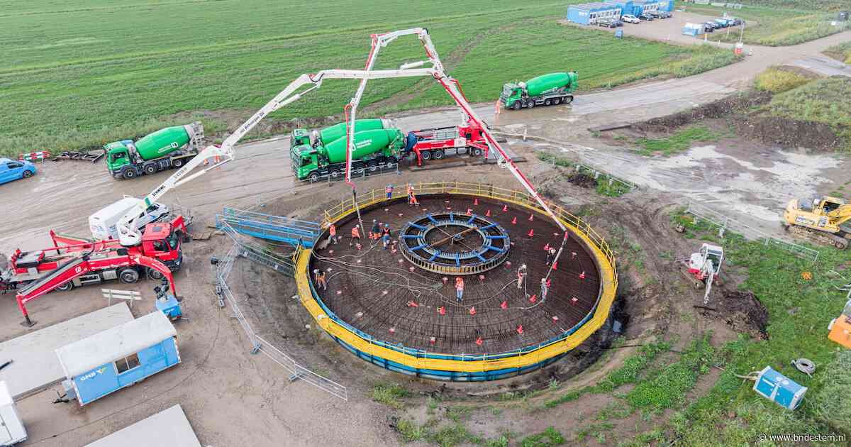 Windpark A59 krijgt twee windreuzen van grootste soort en dat vraagt om een stevige fundering: 80 betonwagens