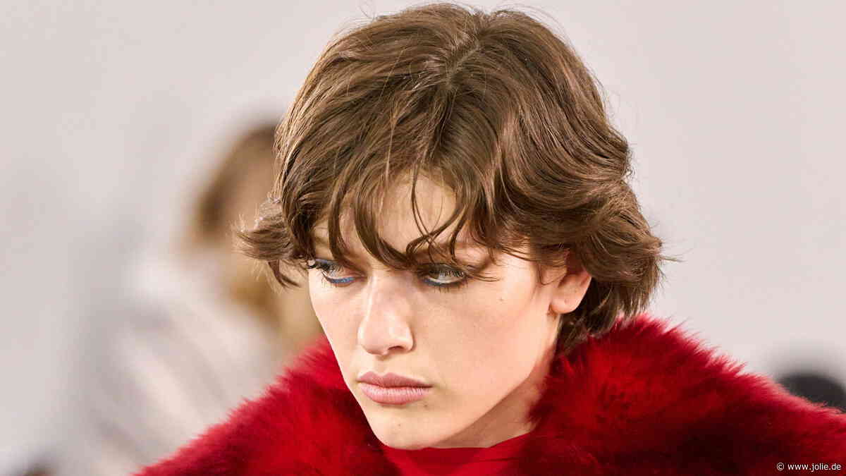 Trendfrisur im Herbst: Der Kurzhaarschnitt „Shixie” ist die perfekte Kombi aus Pixie und Bob