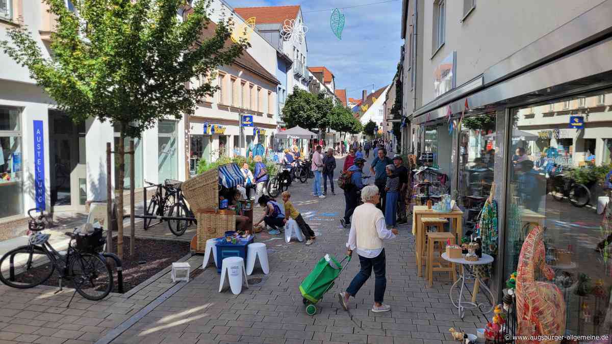 Neuburger Fußgängerzone spaltet die Gemüter: Lob und Kritik zum ersten Testlauf