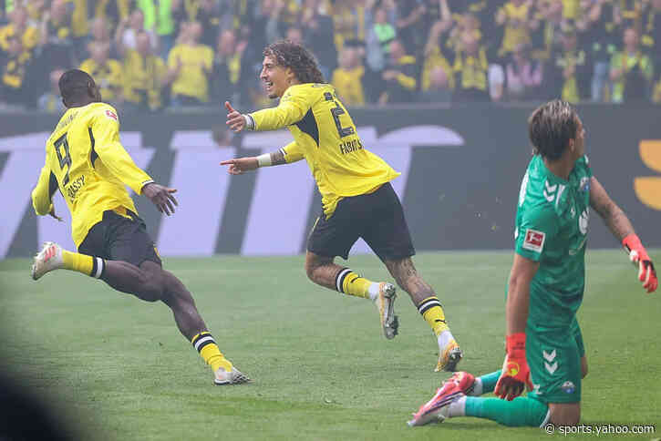 Bundesliga: Borussia Dortmund and Freiburg share the lead