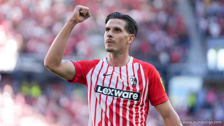 Freiburg go top after thrashing 10-man Borussia Mönchengladbach