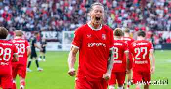 Aanvalsstorm FC Twente pas laat beloond tegen ADO, strafschop Weghorst helpt Tukkers op weg