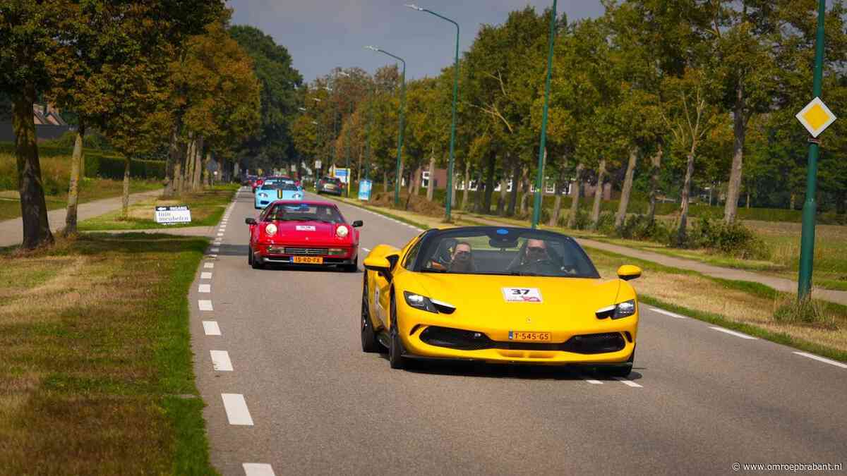 Blije gezichten: kinderen met handicap rijden mee in Ferrari in Eindhoven