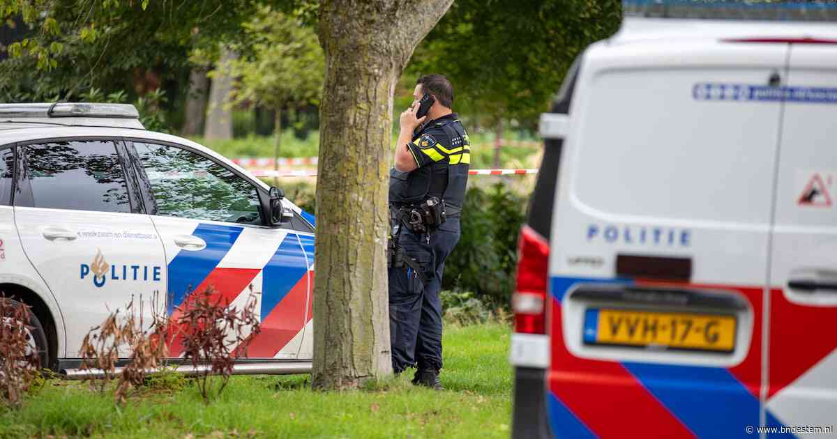 Steekpartij in Vrouwenhofpark in Roosendaal: verdachte en slachtoffer gewond naar ziekenhuis