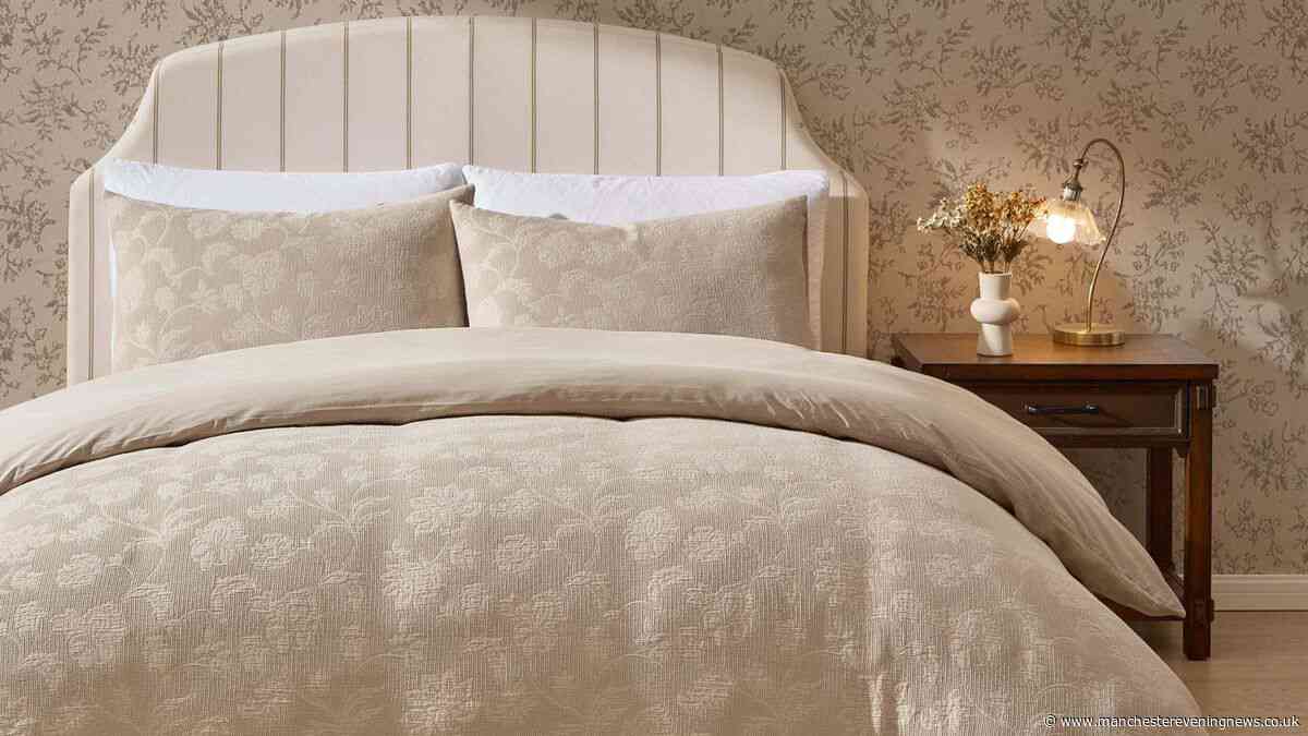 Dusk's 'beautiful' bedding set with heavy sale reduction is 'pure opulence' for winter