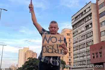 Liberaron al activista Óscar Morales tras permanecer detenido en la sede de la PNB en Maripérez