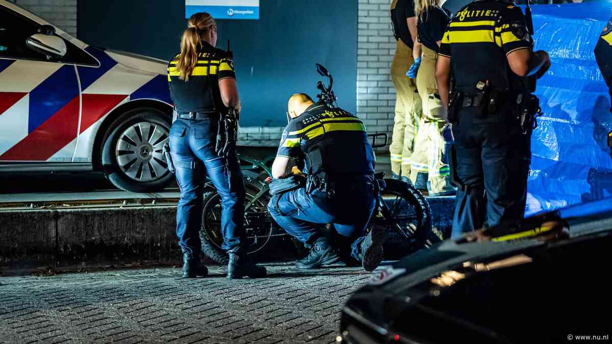 Man in Rotterdam wordt onwel tijdens aanhouding en overlijdt
