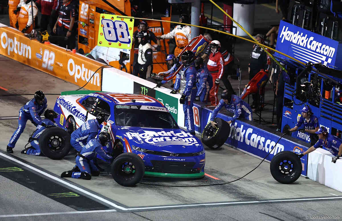 NASCAR O'Reilly Series race red-flagged after pit road crash that comes dangerously close to pit crew