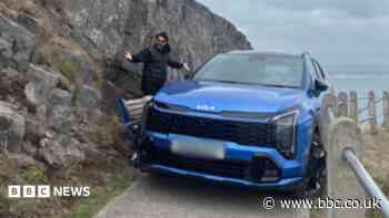 Shocked walker finds SUV blocking route on Wales Coast Path