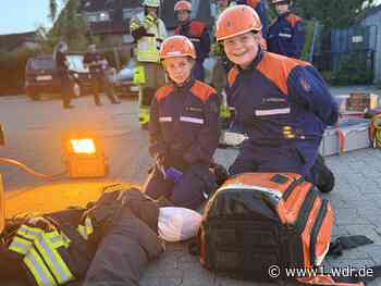 Jugendfeuerwehr Düsseldorf übt den Ernstfall
