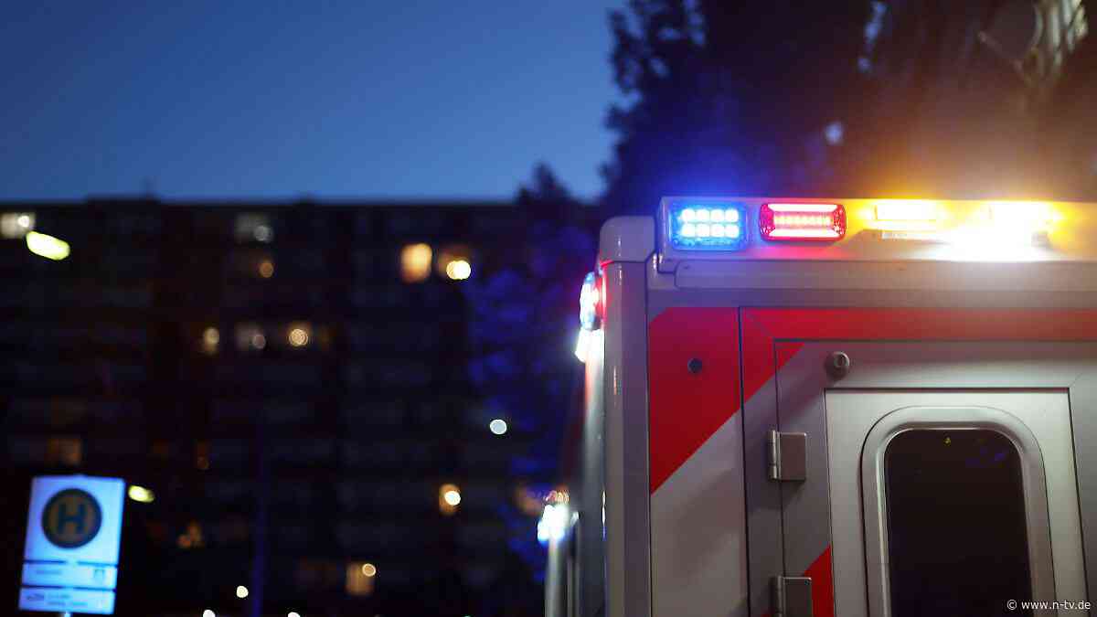 Ein Opfer in kritischem Zustand: 15 Verletzte nach schwerem Busunfall in Berlin