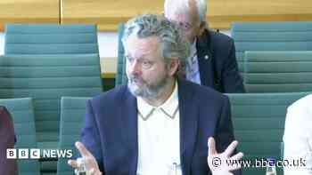 Sheen says he was snubbed by FM over pollution claims