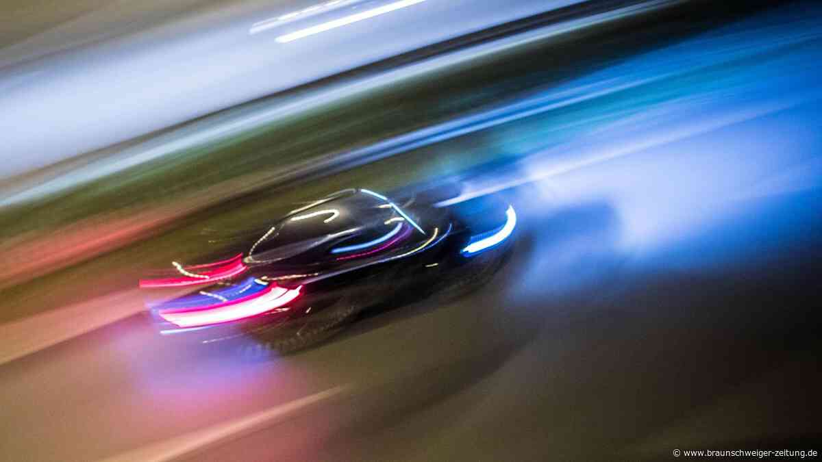 Salzgitter-Bad: 18-Jähriger flieht mit 120 km/h vor der Polizei