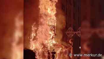 „War sehr spontan“: Junge Münchnerin baut Figur bei Feuer-Fest in Spanien