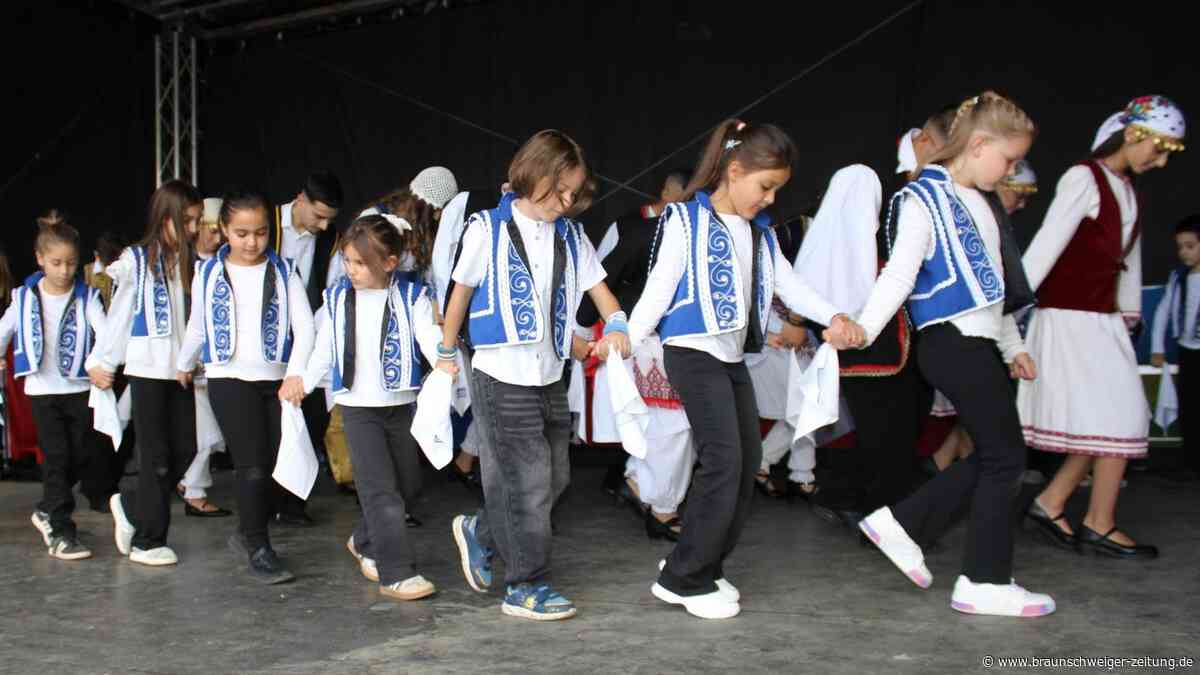 Gifhorn International: Trommler aus Burundi, Sirtaki und Gözleme