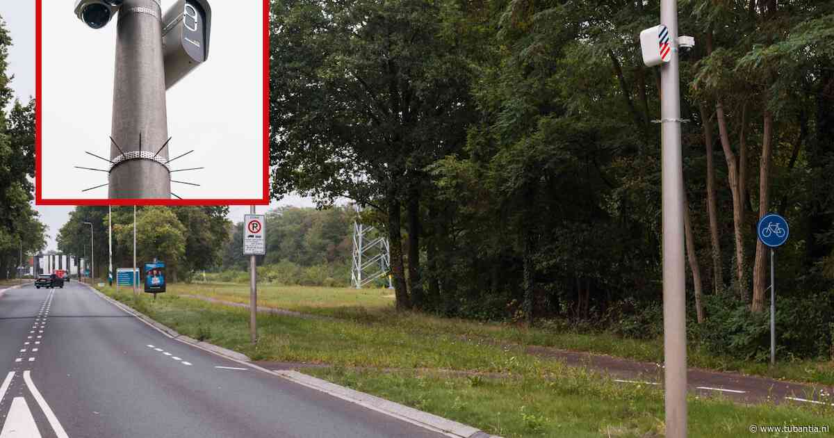 Wie fotografeerde ons al die tijd in Enschede? Het is een raadsel waarom hier camera’s hebben gehangen
