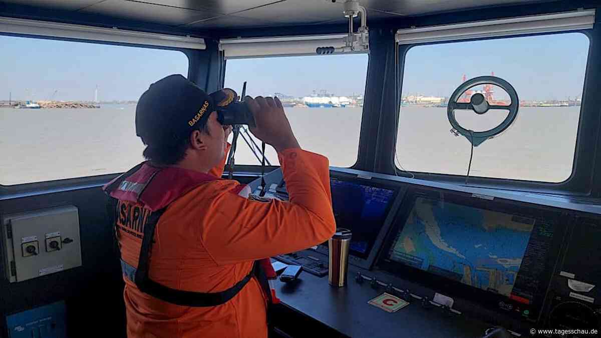 Viele Vermisste nach Fährunglück in Indonesien