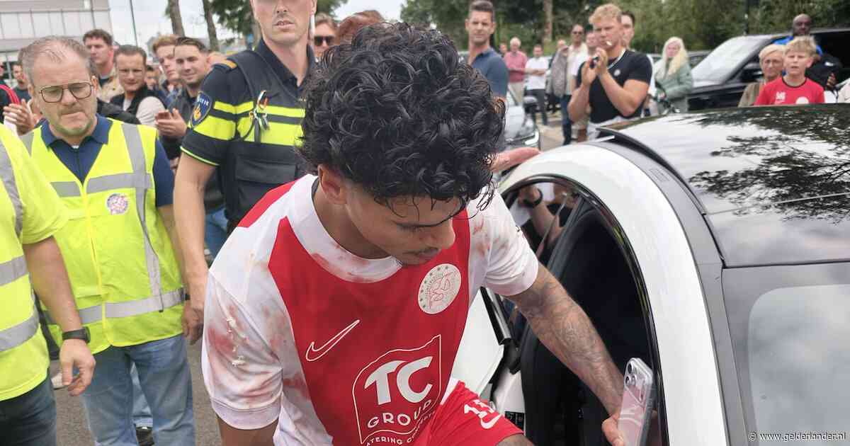 Quiermo Dumay over kaakslag Jhon van Beukering: ‘Kan wel een jaar duren voordat gebit is hersteld’
