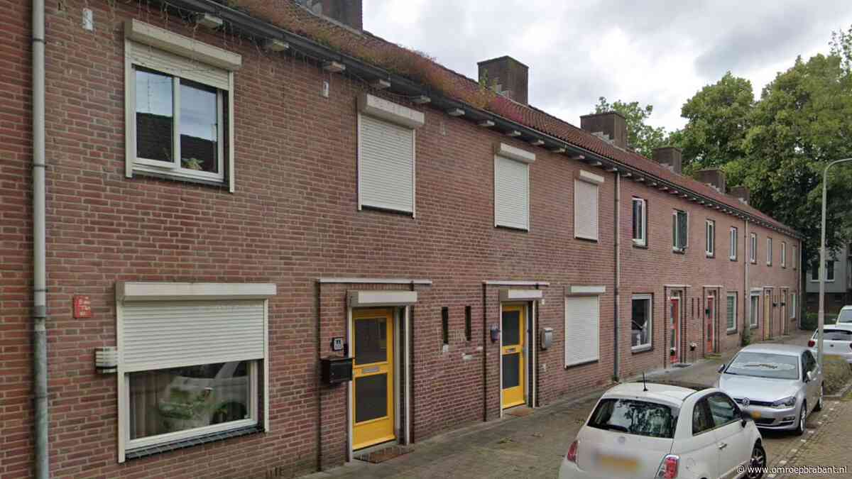 Man wordt thuis opgepakt in Tilburg voor gestolen auto in Helmond