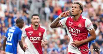 Spits AS Monaco biedt excuses aan na maken moordgebaar naar fans: ‘Verkeerd begrepen’