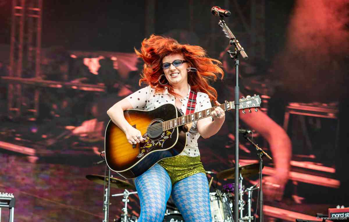 Watch CMAT perform ‘Euro Country’ and ‘Stay for Something’ on ‘SNL UK’