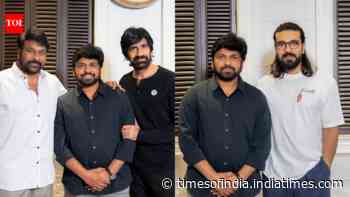 Chiranjeevi and Ram Charan meet Ravi Teja; congratulate ‘Irumudi’ team on its success