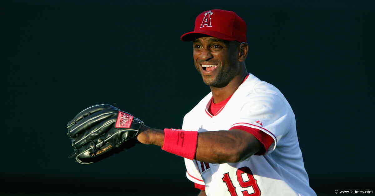 Curtis Pride turned his MLB journey into a lifeline for deaf and hard-of-hearing kids