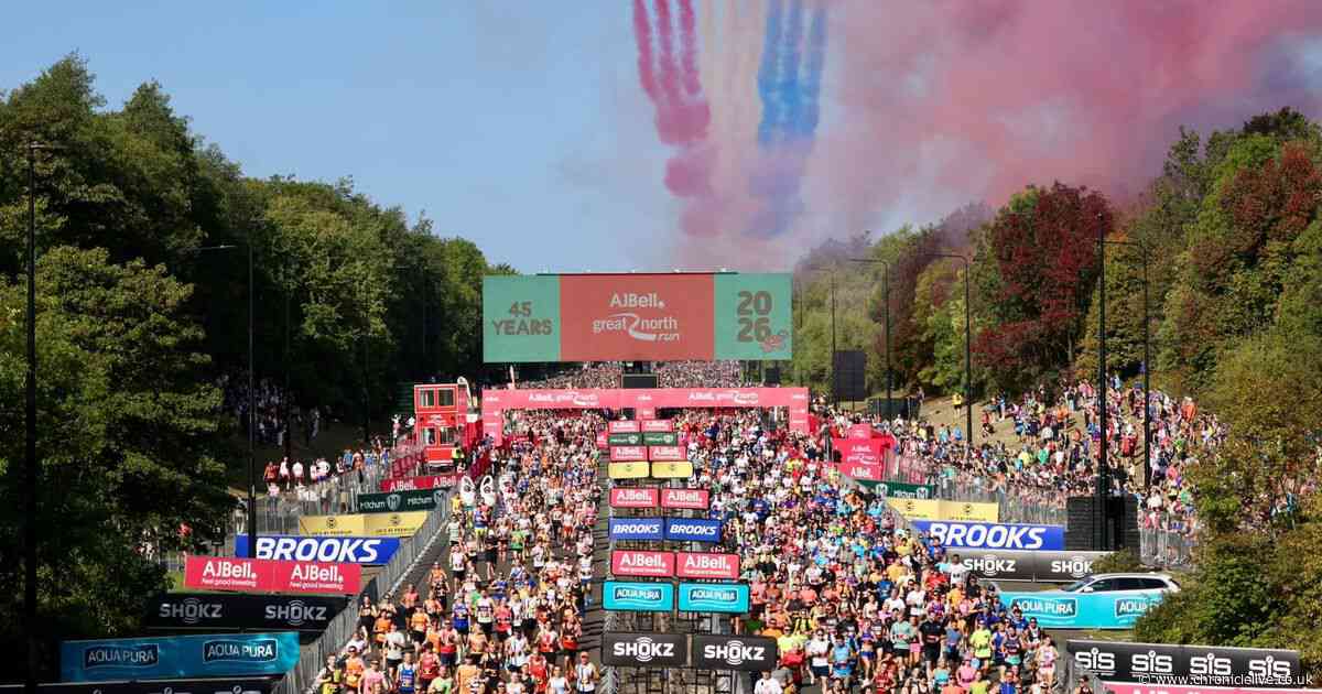 11 stunning photos as Red Arrows soar over Newcastle and South Shields for Great North Run