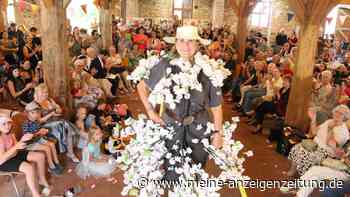 Fashionweek-Flair im Moosburger Sozialkaufhaus: Tante Emma feiert 10. Geburtstag mit Modenschau