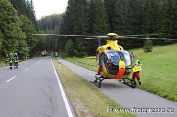 Rettungshubschrauber im Einsatz: Schwerer Unfall auf Staatsstraße im Erzgebirge