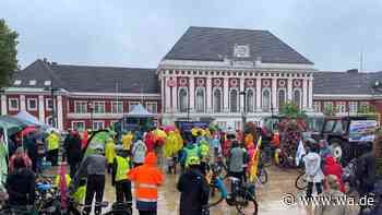 Deutlich weniger Teilnehmer als erhofft: Regen bremst Klima-Demo in Hamm aus