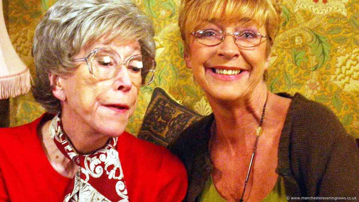 Coronation Street writer leaves fans 'in tears' over iconic throwback of the 'good days'