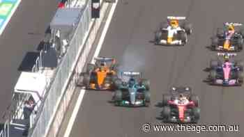 Piastri clips Russell in chaotic start