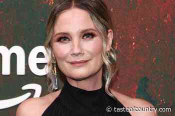 Jennifer Nettles Sings in Tribute to Those Who Died on 9/11