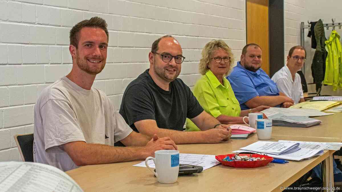 Schlange bis auf den Flur: So läuft der Wahlsonntag in Wolfenbüttel