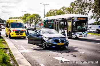 Lichtgewonde bij aanrijding tussen drie auto’s