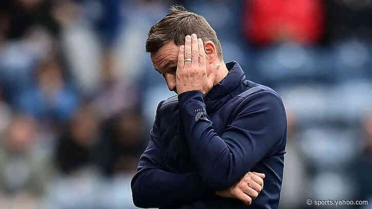 Struggling Preston North End sack Heckingbottom