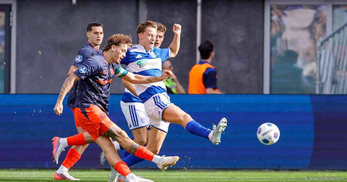 LIVE eredivisie | Sterk Feyenoord ziet goal afgekeurd worden, Read schiet twee keer op de paal in eerste vijf minuten