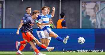 LIVE eredivisie | Sterk Feyenoord ziet goal afgekeurd worden, Read schiet twee keer op de paal in eerste vijf minuten