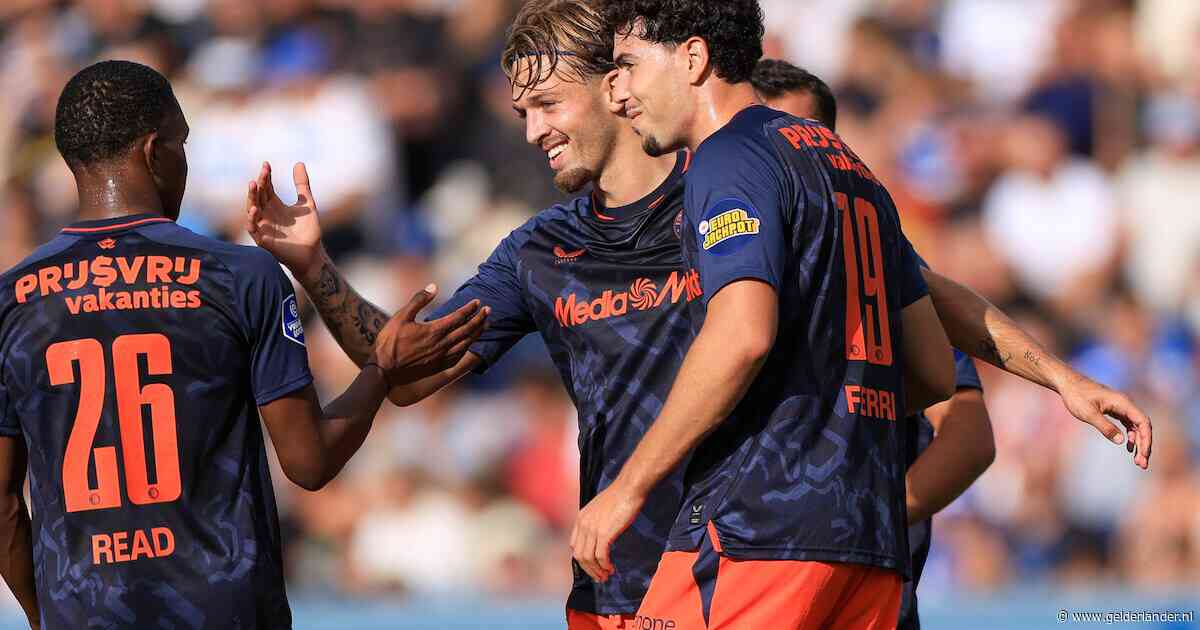 LIVE eredivisie | Oppermachtig Feyenoord op weg naar monsterscore in Zwolle: Ferri maakt kort na rust zijn tweede
