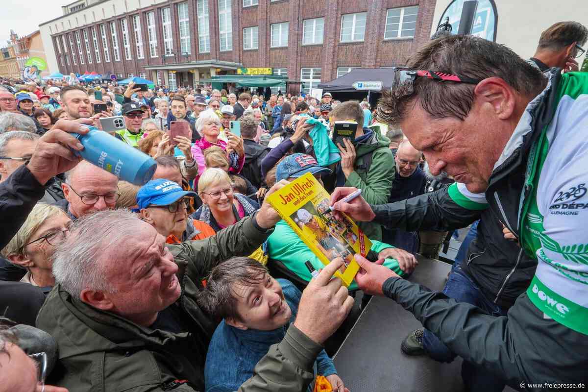 Meerane aus dem Häuschen: Radsportlegende Jan Ullrich bringt die Steile Wand zum Beben