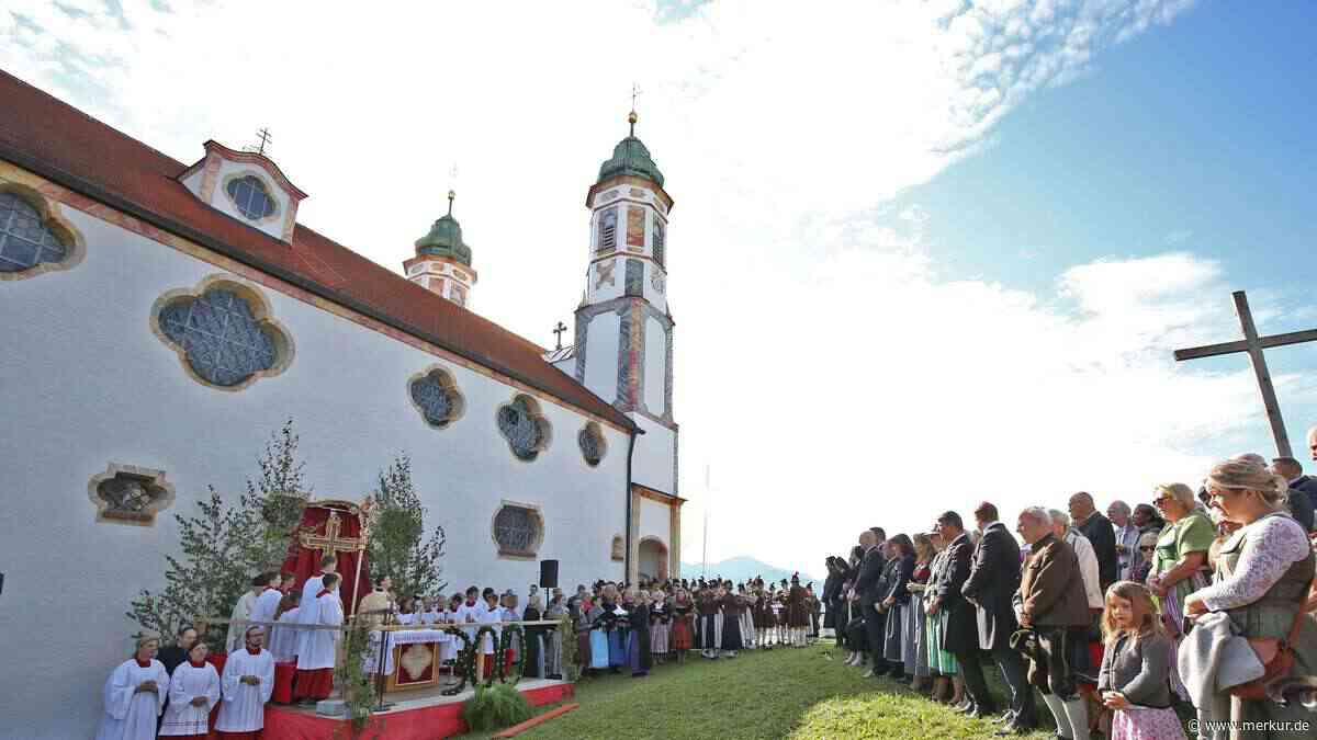 Kalvarienbergkirche wird 300: Hunderte feiern Jubiläum mit Freiluftgottesdienst
