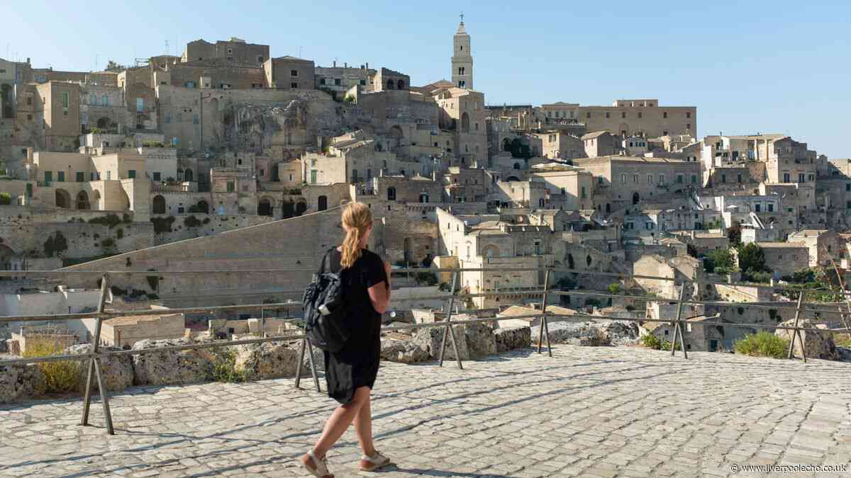 City with cobbled streets and cute buildings is 4 hours from Liverpool and 27C in October