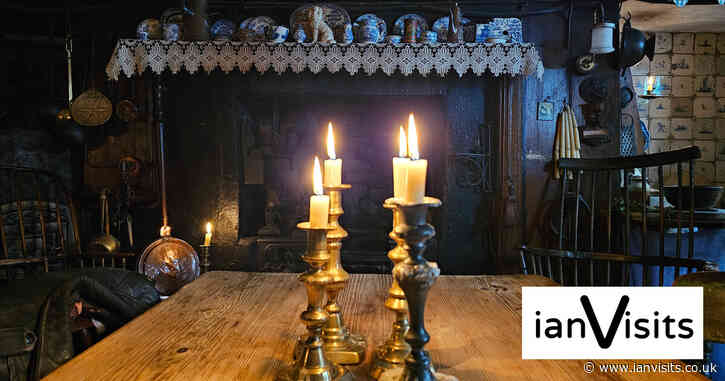 Tickets Alert: Silent Night returns to Dennis Severs House