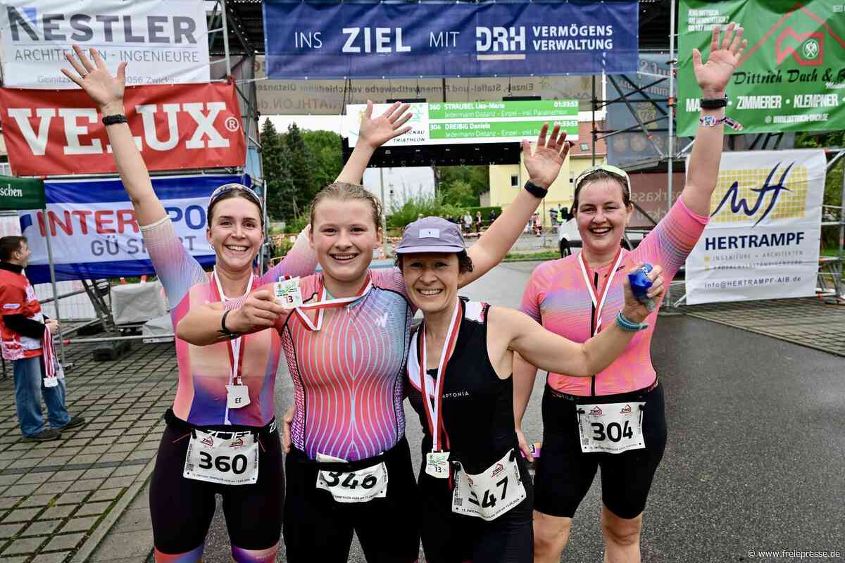 Zwickau-Triathlon geht trotz Regen mit viel strahlenden Gesichtern über die Bühne