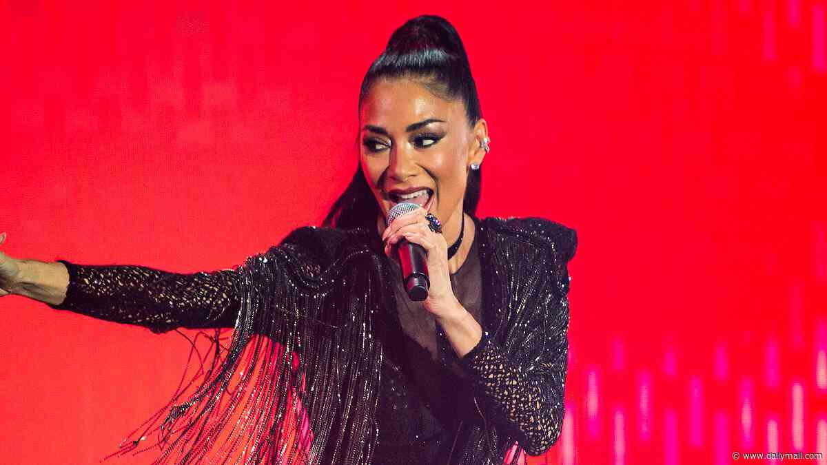 Nicole Scherzinger attempts to claw back money from Pussycat Dolls tour by charging fans £856 for a meet-and-greet after band cancelled US dates due to poor ticket sales